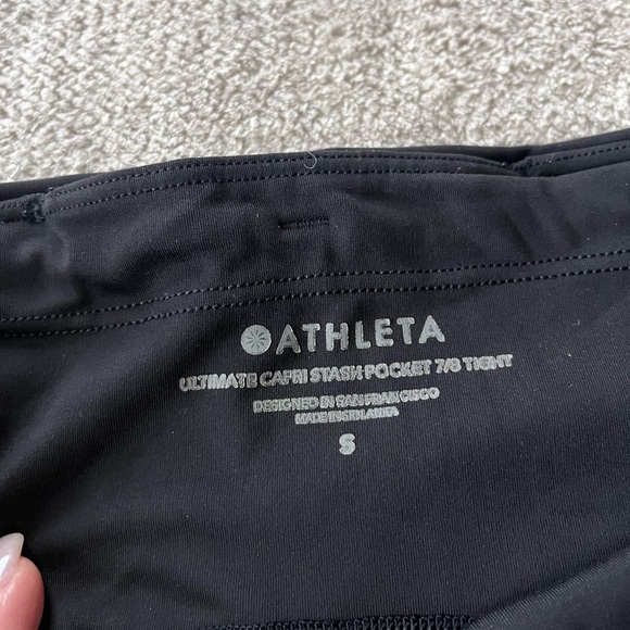 Athleta Ultimate Stash Pocket 7/8 Tight in SuperSonic, BLACK SIZE S - Picture 3 of 4